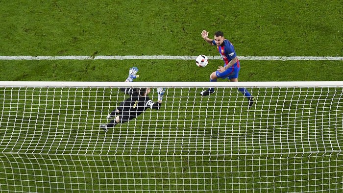 Gol yang Melegakan Alcacer