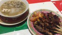 Di Sini Ada Racikan Sate Kambing Tegal yang Legendaris