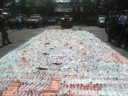 Ribuan Botol Miras, Narkoba dan Knalpot Brong Dimusnahkan