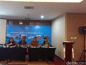 MTI: Tren Taksi Online Naik di 2016, Jalan Makin Dipenuhi Kendaraan Pribadi