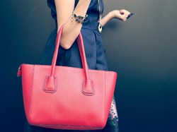 Gadget Ini Bisa Endus Tas Palsu Louis Vuitton dkk