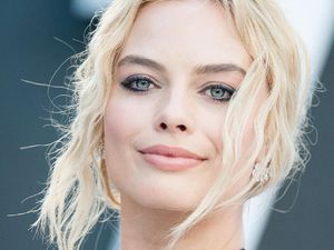 Margot Robbie Sadis, Seksi, dan Bikin Geger di Wuthering Heights Margot Robbie Sadis, Seksi, dan Bikin Geger di Wuthering Heights