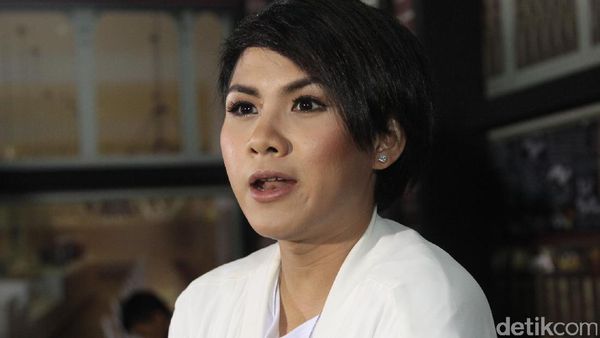 Lebih Feminin, Istri Aming Tambah Cantik