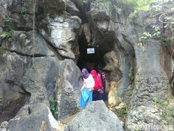 Gua Ngerit, Destinasi Unik yang Bakalan Hits di Trenggalek