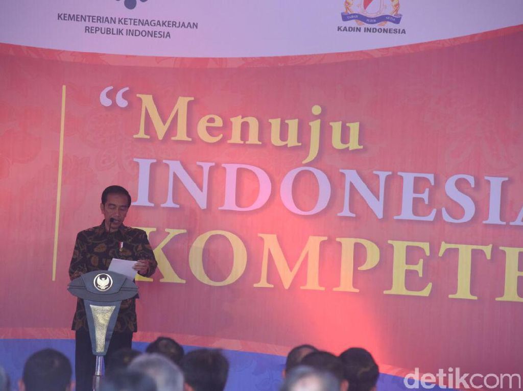 Ke Karawang, Jokowi Luncurkan Program Magang Nasional
