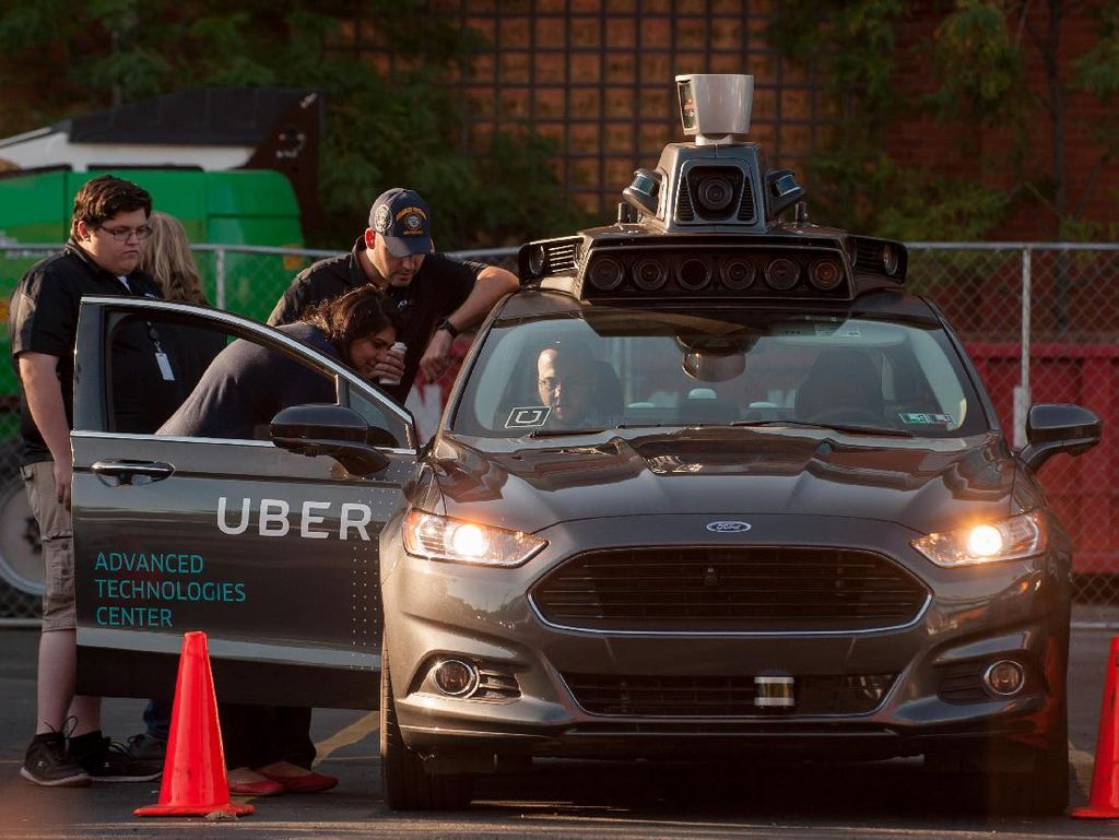 Uber Mau Jual Teknologi Mobil Jalan Sendiri