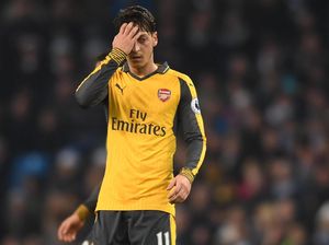 Wenger: Kepercayaan Diri Oezil Sedang Turun