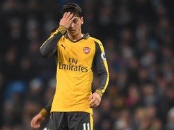 Pembelaan Wenger Atas Performa Oezil Saat Lawan City