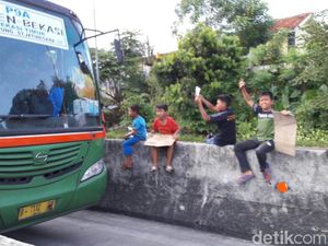 Om Telolet Om Viral Lagi, Awas Bisa Bikin Rem Bus Blong! Om Telolet Om Viral Lagi, Awas Bisa Bikin Rem Bus Blong!