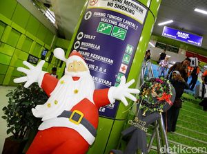 Stasiun Gambir Bersolek Jelang Natal