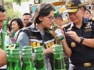 Cium Aroma Miras Ilegal, Sri Mulyani: Baunya Aneh Cium Aroma Miras Ilegal, Sri Mulyani: Baunya Aneh