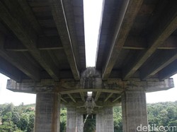 Dilarang Melintas Jembatan Cisomang, Truk Jakarta-Bandung Pakai Jalur Alternatif