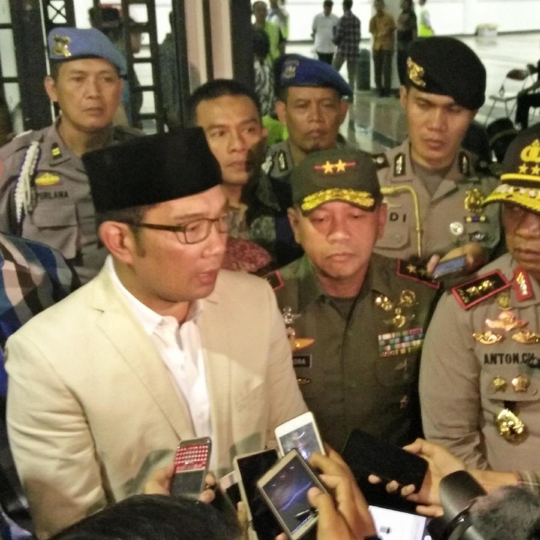 Ridwan Kamil Minta Satpol PP Relokasi PKL Cicadas 3 Bulan ke Depan