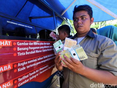 Mobil Penukaran Uang Rupiah Baru Diserbu di DPR