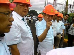 Canda Jonan di Gardu Induk PLN: Ada yang Berani Pegang?