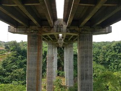 Jembatan Cisomang Diperbaiki, Lalin Tol Cikampek ke Cipularang Ditutup