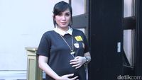 Meski Hamil, Ussy Tetap Jalani Aktifitas