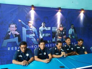 Janji Setia Tim Pelatih Arema