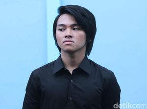 Disebut Jomblo, Aldi Maldini Sudah Putus dari Erika Carlina? Disebut Jomblo, Aldi Maldini Sudah Putus dari Erika Carlina?