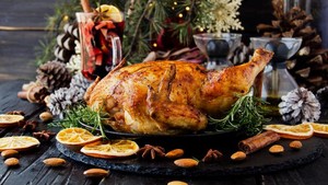 Duh, Mertua Ini Kenakan Biaya Makan Untuk Keluarganya di Hari Natal