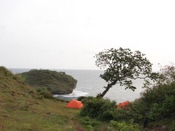 Kesirat, Pantai Cantik Tanpa Pasir di Gunung Kidul