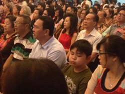 Ahok Melaksanakan Misa Natal di GKY Pluit