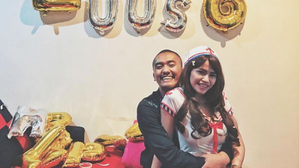 Selain Foto Ciuman, Ini Potret Kemesraan Uus dan Istri di Hari Ultahnya