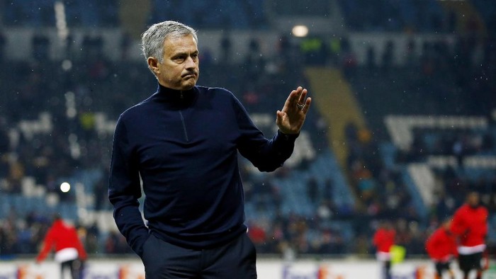 Mourinho: Memang Sulit Menggantikan Fergie, tapi...