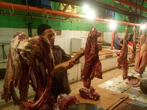 Daging Sapi di Pasar Jatinegara Sepi Pembeli Daging Sapi di Pasar Jatinegara Sepi Pembeli