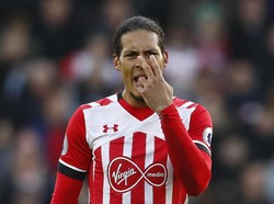 City Diisukan Bidik Bek Southampton