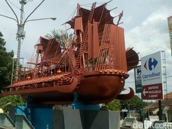 Cerita Monumen Kapal Majapahit di Mojokerto