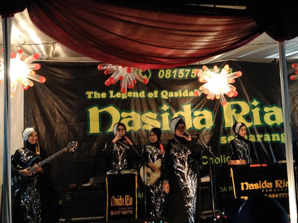 Kota Santri Bikin Nasida Ria Kasidahan Lebih Lama di Malam Natal Kota Santri Bikin Nasida Ria Kasidahan Lebih Lama di Malam Natal
