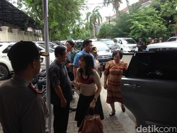 Ahok dan Keluarga Lakukan Ibadah Natal di GKY Pluit