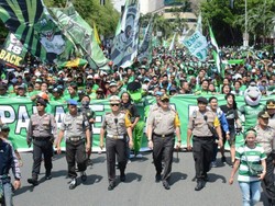 Bonek Putuskan Tetap Berangkat ke Bandung