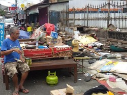 PT KAI Daop 6 Yogyakarta Tertibkan Kios di Jalan Pasar Kembang, Pedagang Pasrah