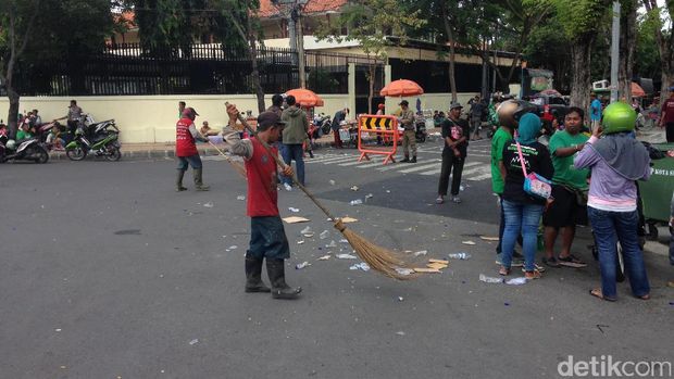 'Parade Bela Persebaya' Usai, Bonek Membubarkan Diri