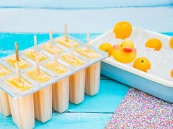 Sore Ini Enaknya Bikin Es Loli Rujak yang Segar