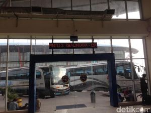 Sopir Mengeluh Tak Ada Tempat Tidur, Terminal Pulogebang Akan Beli 100 Matras Sopir Mengeluh Tak Ada Tempat Tidur, Terminal Pulogebang Akan Beli 100 Matras