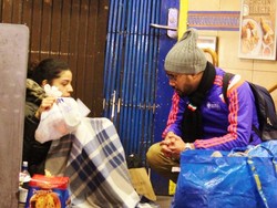 Muslim di London Sediakan Makanan dan Pakaian bagi Tunawisma Selama Natal