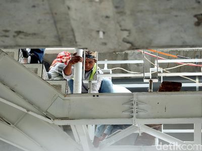 Pembangunan JPO di Jalan Layang Tendean-Ciledug