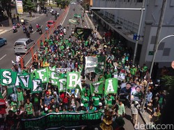 Buka Pintu Buat Bonek, Ridwan Kamil Siapkan Dua GOR
