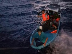 Perahu Rakyat Terbalik di Sorong, 12 Penumpang Berhasil Diselamatkan