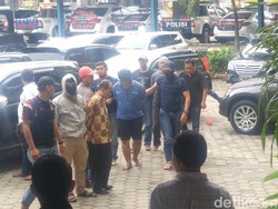 Barang Bukti Perusakan Social Kitchen: TV Pecah, Sofa Robek Hingga Mobil
