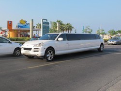 Di Dubai, Mobil Mewah Adalah Hal Biasa...