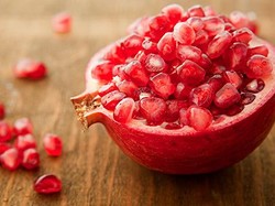 Orang Eropa Percaya Makan Anggur dan Delima Bisa Beri Keberuntungan Tahun Baru