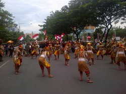 Pendukung dan Penolak Pabrik Semen Sama-sama Demo di Depan Kantor Gubernur