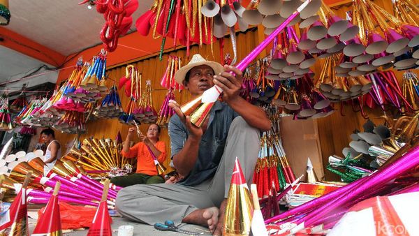 Mengais Untung di Penghujung Tahun