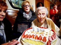 Telur Hingga Sushi Jadi Makanan Panjang Umur Orang Tertua di Dunia