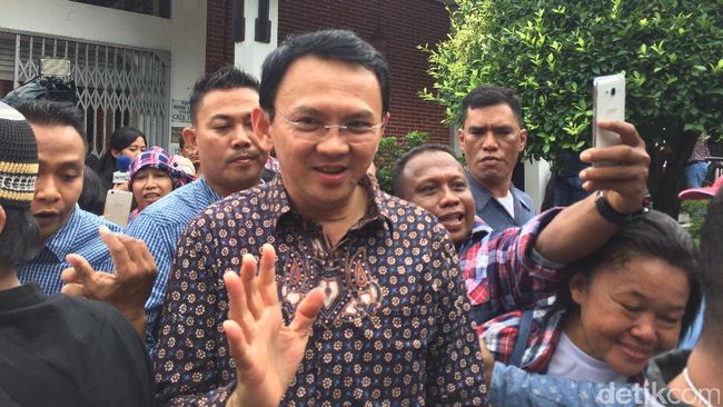 Ahok Rayakan Malam Pergantian Tahun Baru di Rumah Bersama Ahok Rayakan Malam Pergantian Tahun Baru di Rumah Bersama