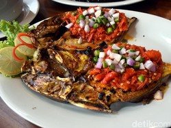 Selamat Hari Ikan Nasional! Ikan Bakar Makassar Enak Ada di 5 Tempat Ini
